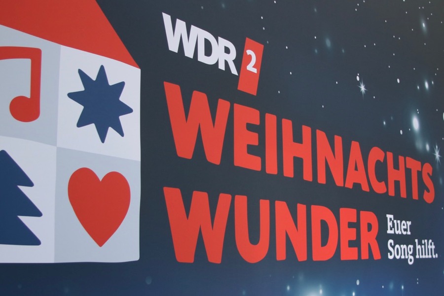 Spendenübergabe beim WDR-Weihnachtswunder